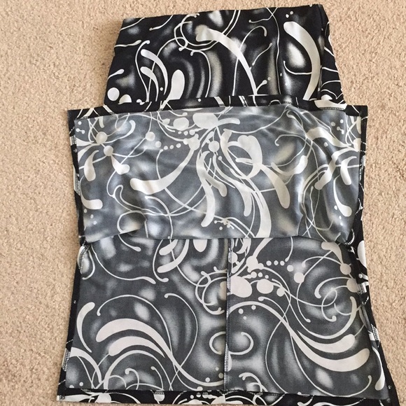 Black and White Skirt - Picture 6 of 9